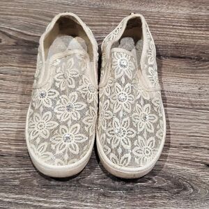 Girls Stuart Weitzman Sneakers Size 1 Cream Slip-On Sneakers